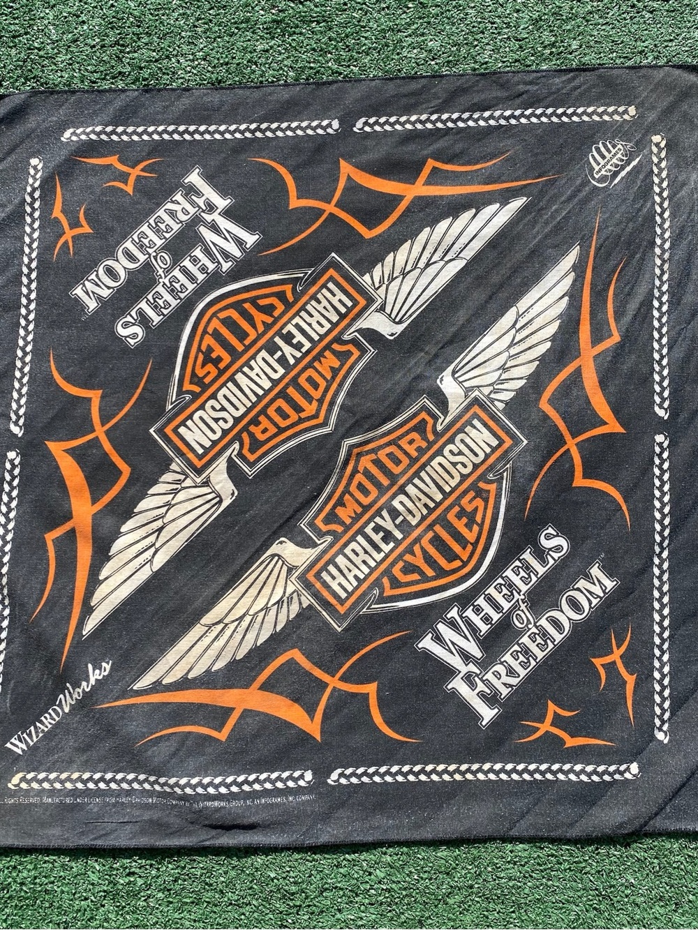 Vintage 2000 Harley Davidson Motorcycle Wheels Of Freedom Faded Biker Bandana